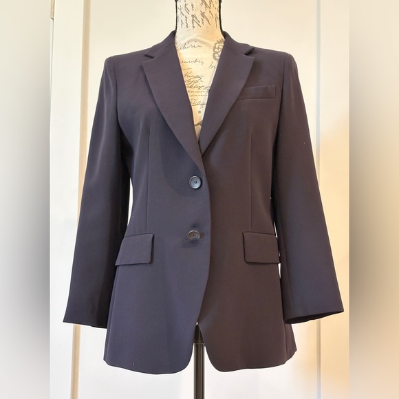 MaxMara Jackets & Blazers - Max Mara women’s navy blue blazer size 42, which is a 12 excellent condition